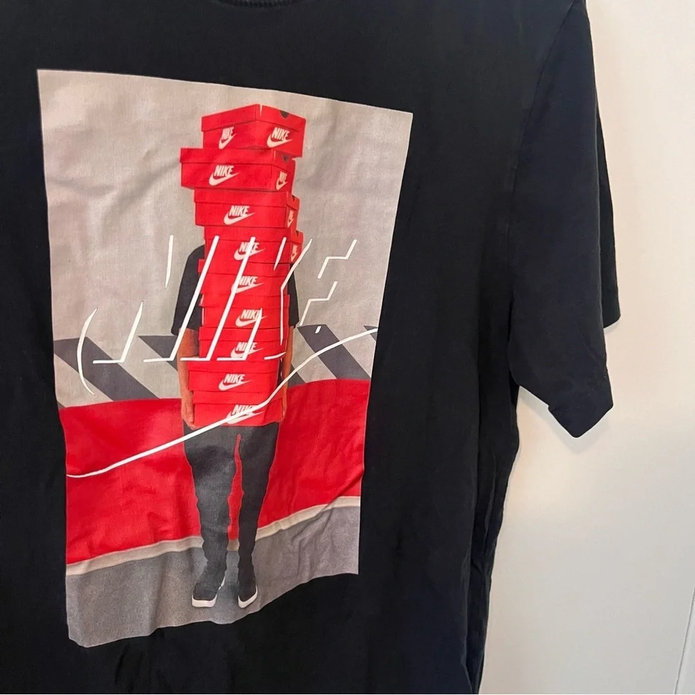 Nike Stacked Shoe Box Sneakerhead Graphic Streetwear Swoosh BQ0068-010‎ Small